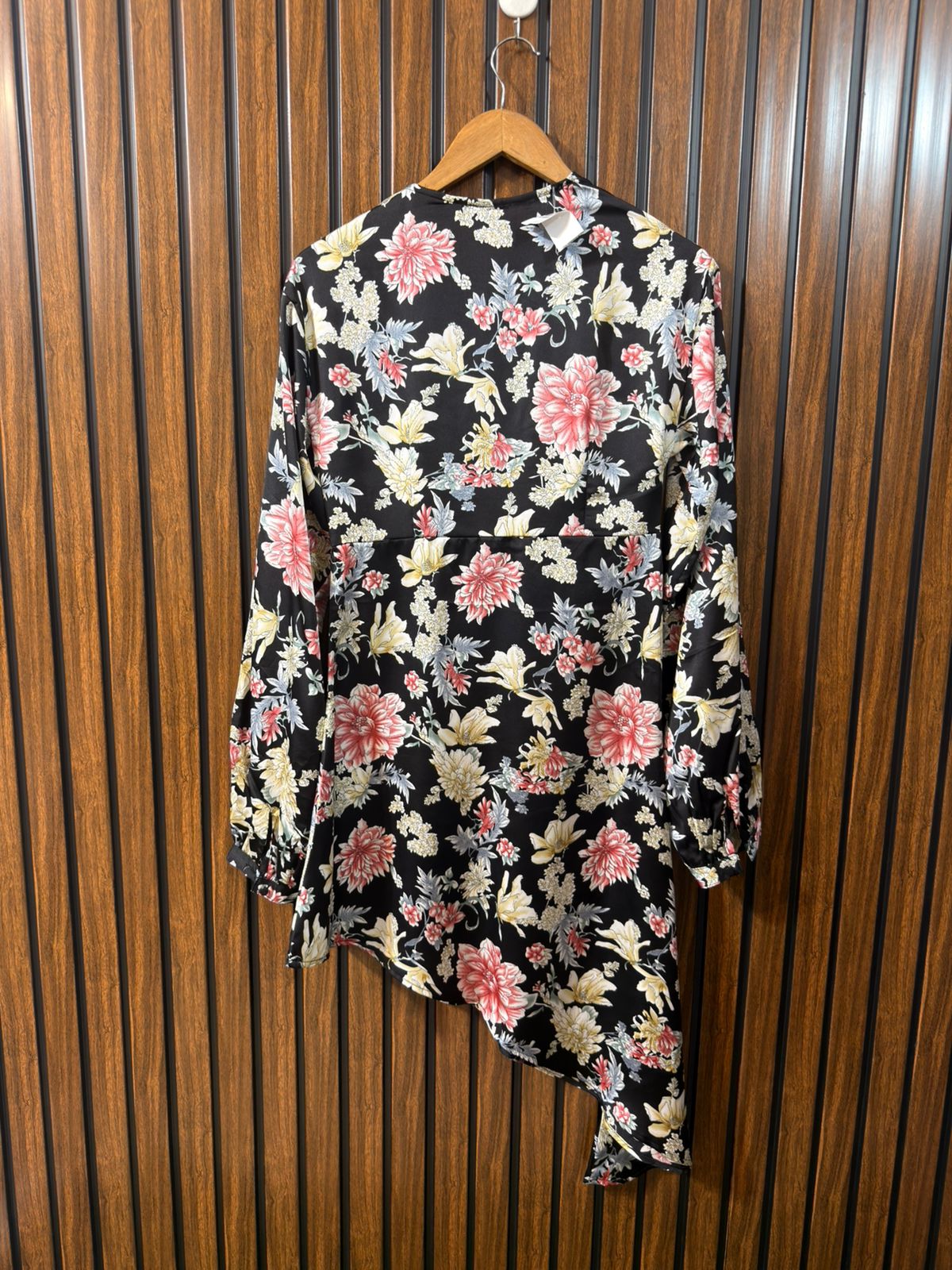 Chest 17  Lenght 41 top 45  Fabric Silk Western Branded Womens Long Top