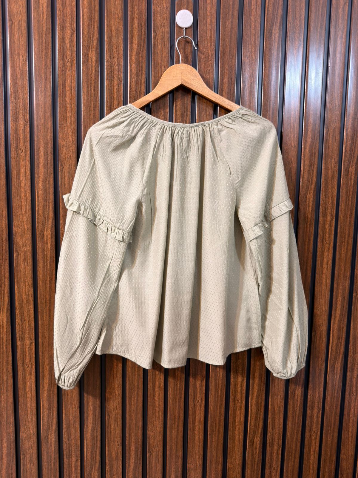 Chest 17  Lenght 27 TO 29  Fabric Linen Branded Western Women’s Full Sleeve Top