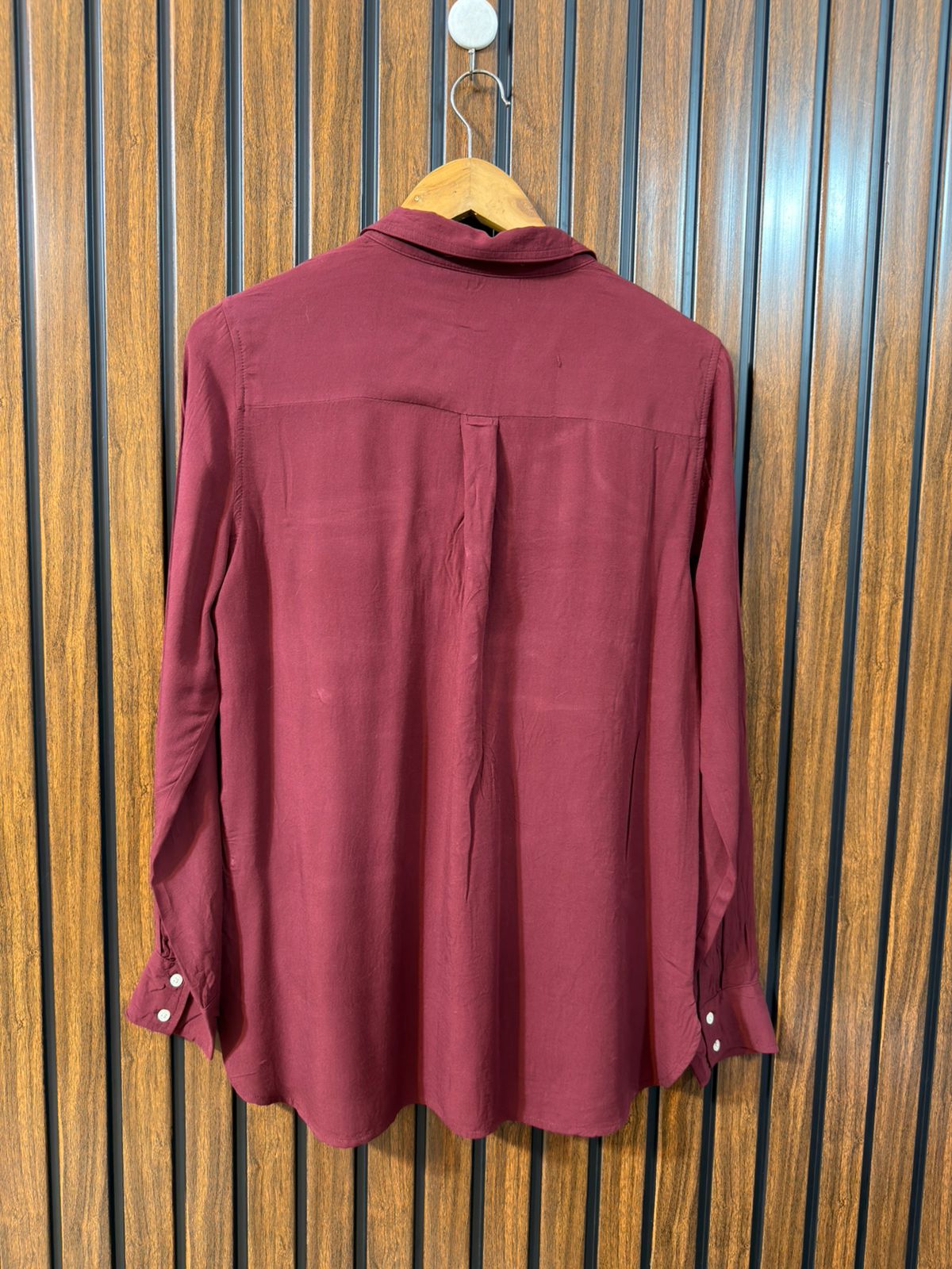 Chest 17  Lenght 27 to 28  Fabric linen Western Ladies Branded Full Sleeve Top