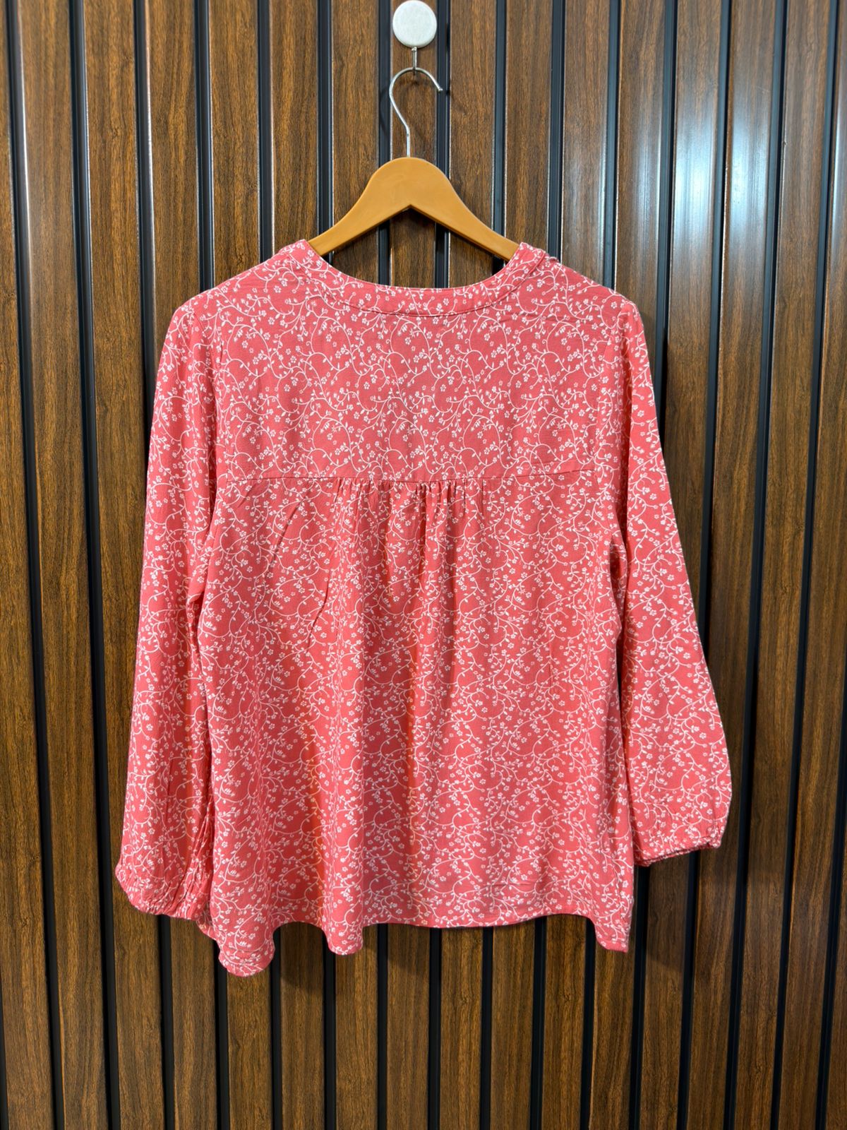 Chest 20  Lenght 24  Fabric Cotton Western Ladies Full Sleeve Top