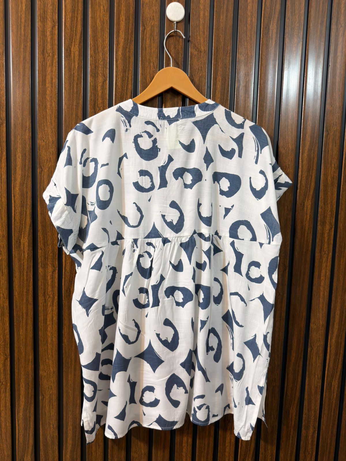 Chest 22  Lenght 27  Fabric Cotton Silk Western Women's Half Sleeve Top