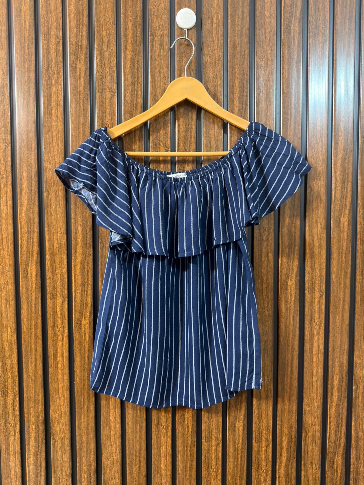 Chest 19  Lenght 20  Fabric Linen Women's Branded Half Sleeve Top