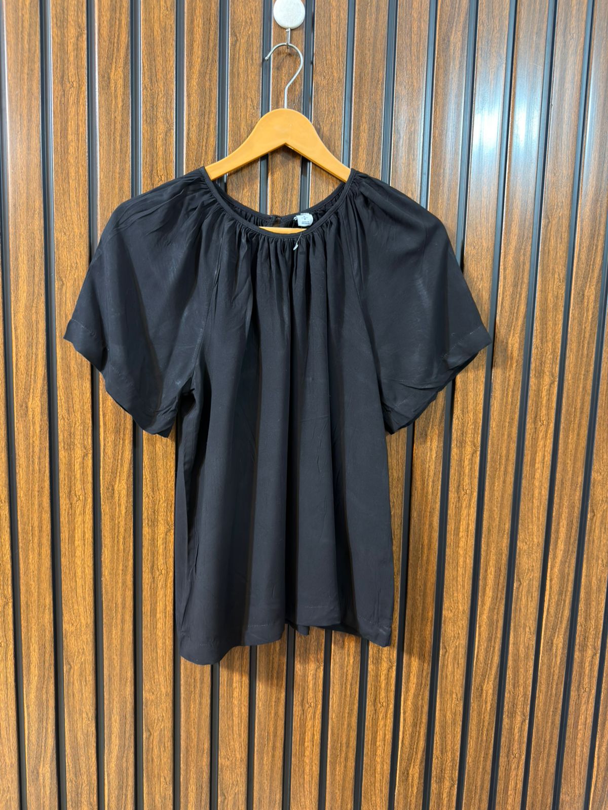 Chest 20  Lenght 24  Fabric Linen Women's Beautiful Half Sleeve Top