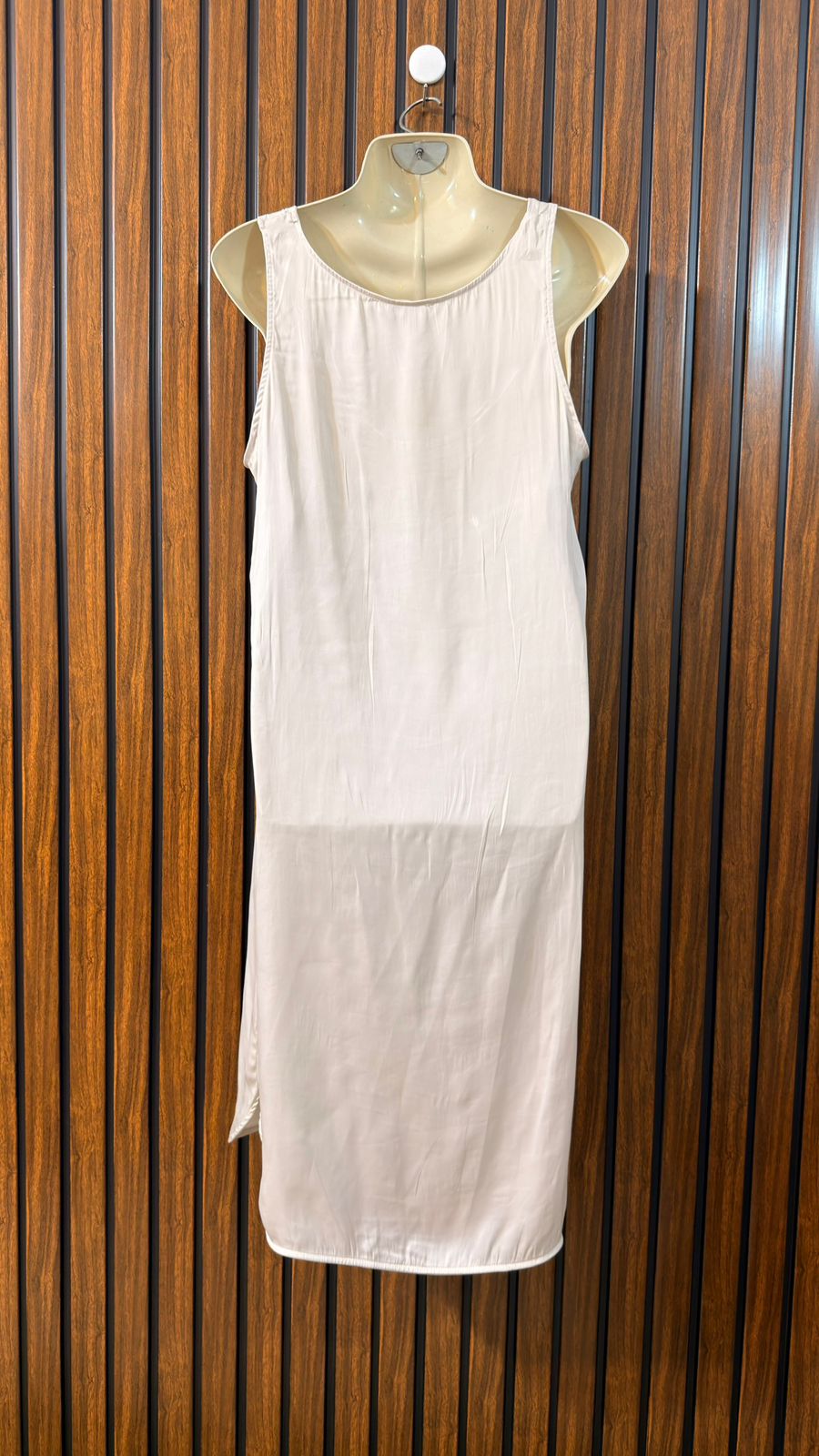 Chest 18  Lenght 39  Fabric Silk Women’s Classic Maxi Dress