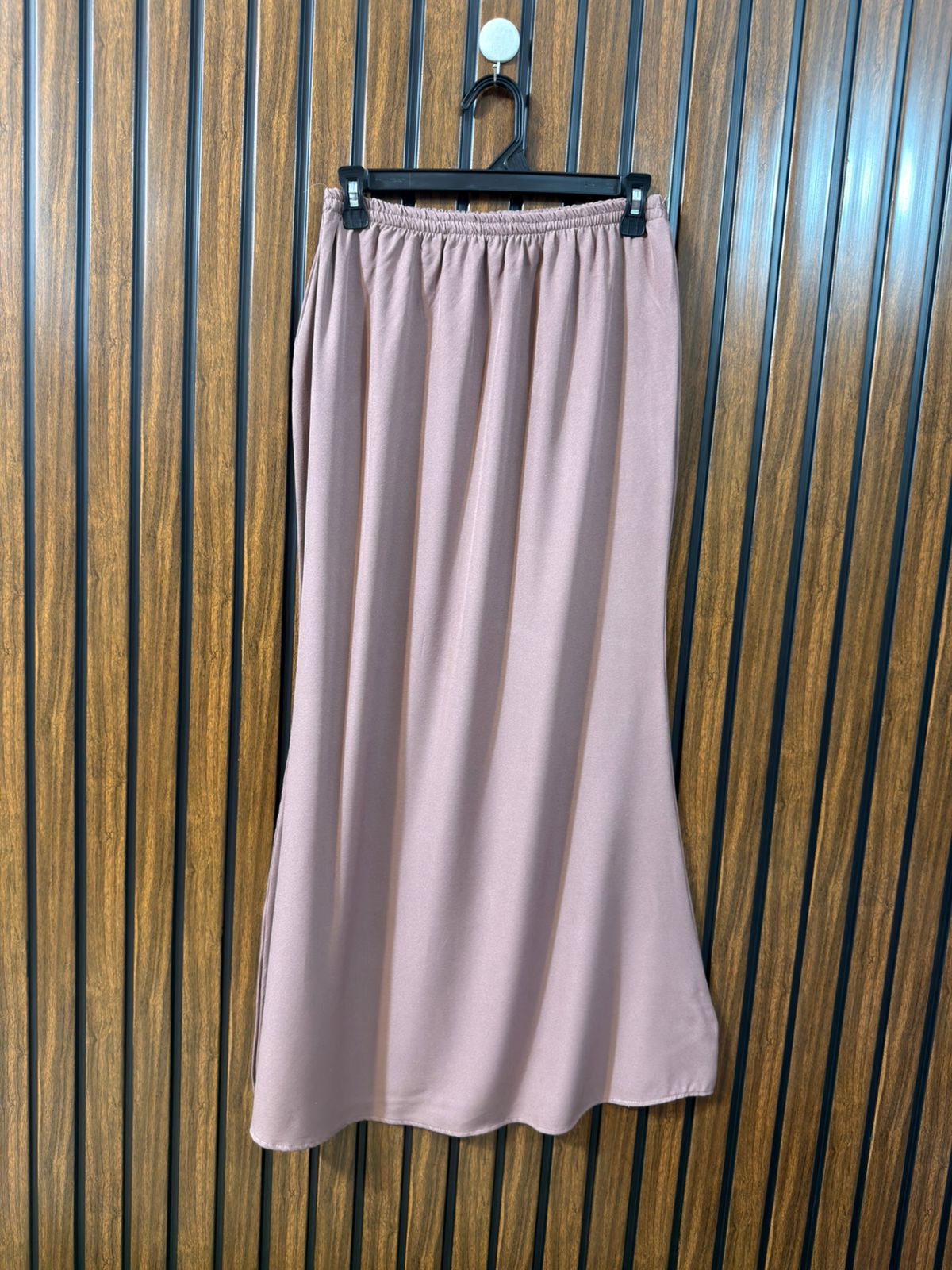 Waist 34  Length 39  Fabric Rayon Women’s Contemporary Skirt