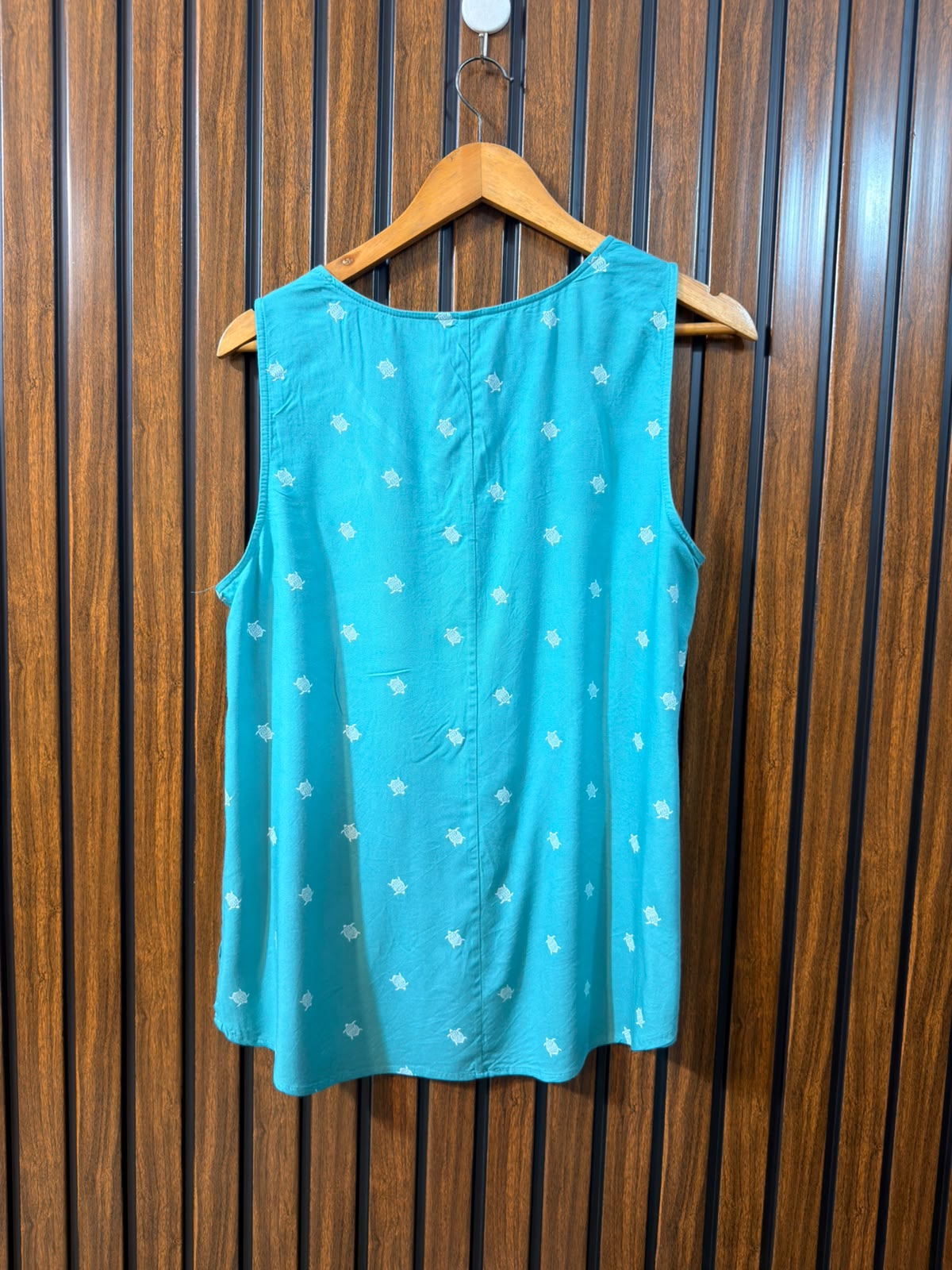 Chest 21  Lenght 28  Fabric linen Western Branded Women's Sleeveless Collection