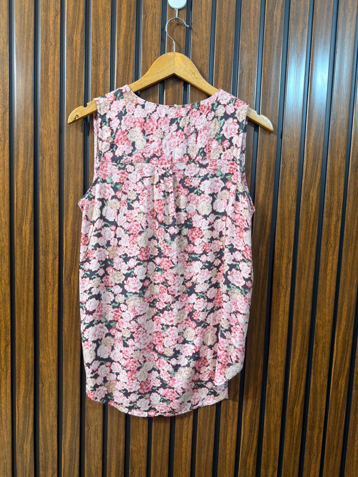 Chest 19  Lenght 27  Fabric Rayon Western Women's Top Selection