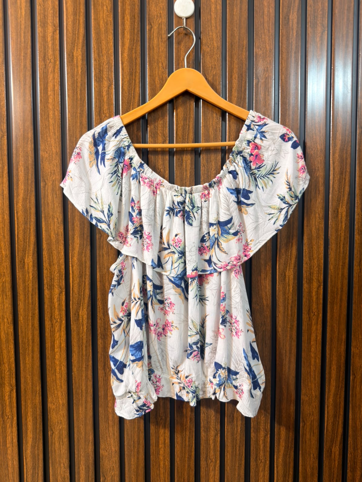 Chest 23  Lenght 22  Fabric Linen Women's Summer Top Collection