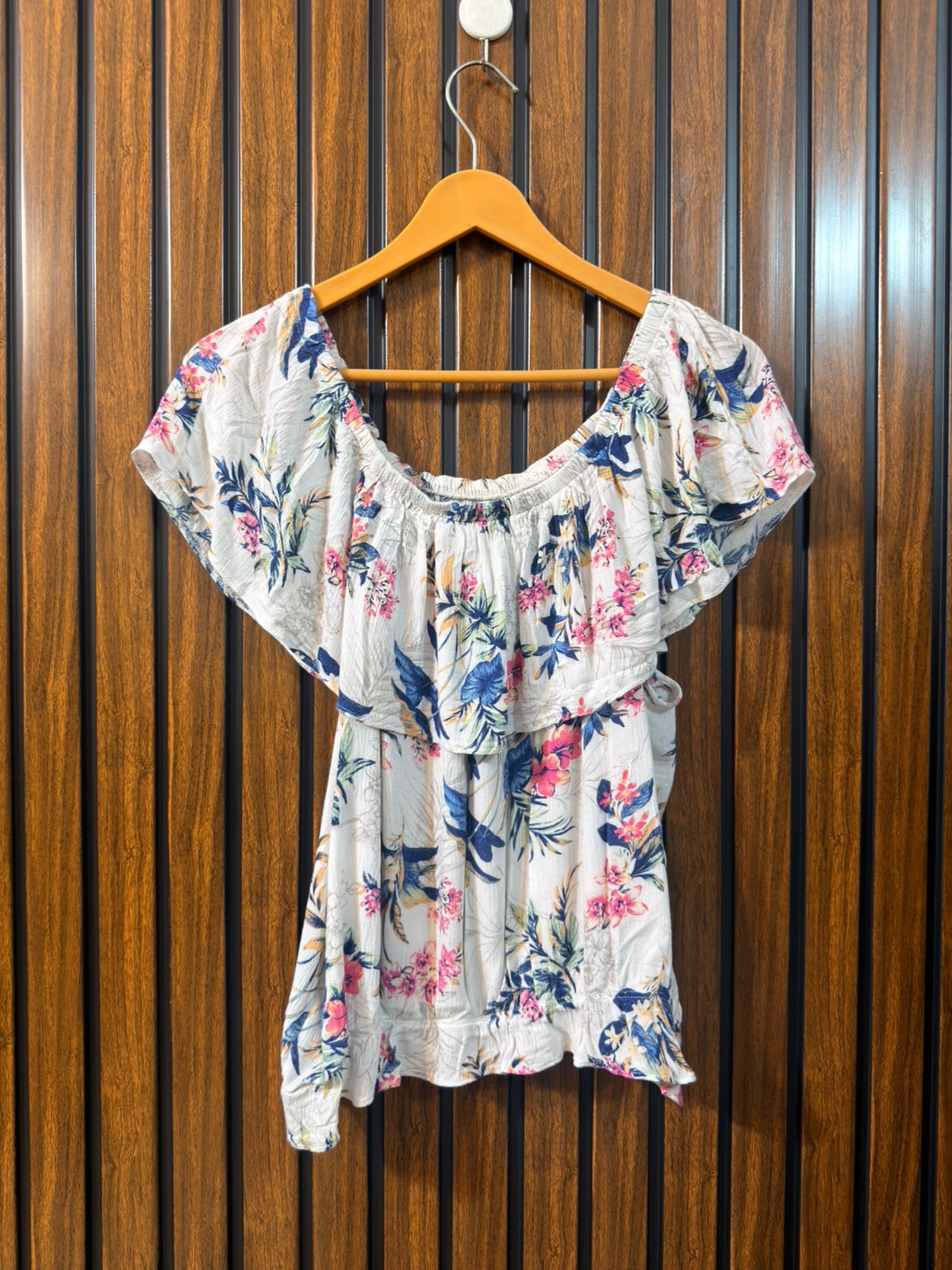 Chest 23  Lenght 22  Fabric Linen Women's Summer Top Collection