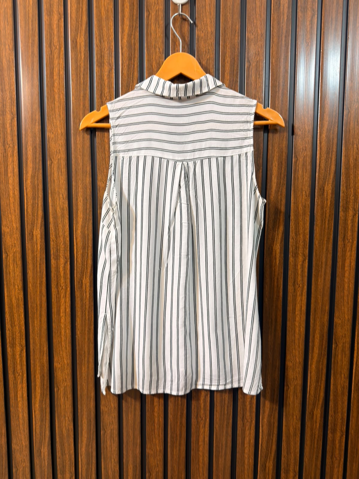 Chest 18  Lenght 25 to 26  Fabric linen Women's Summer Sleeveless Wear
