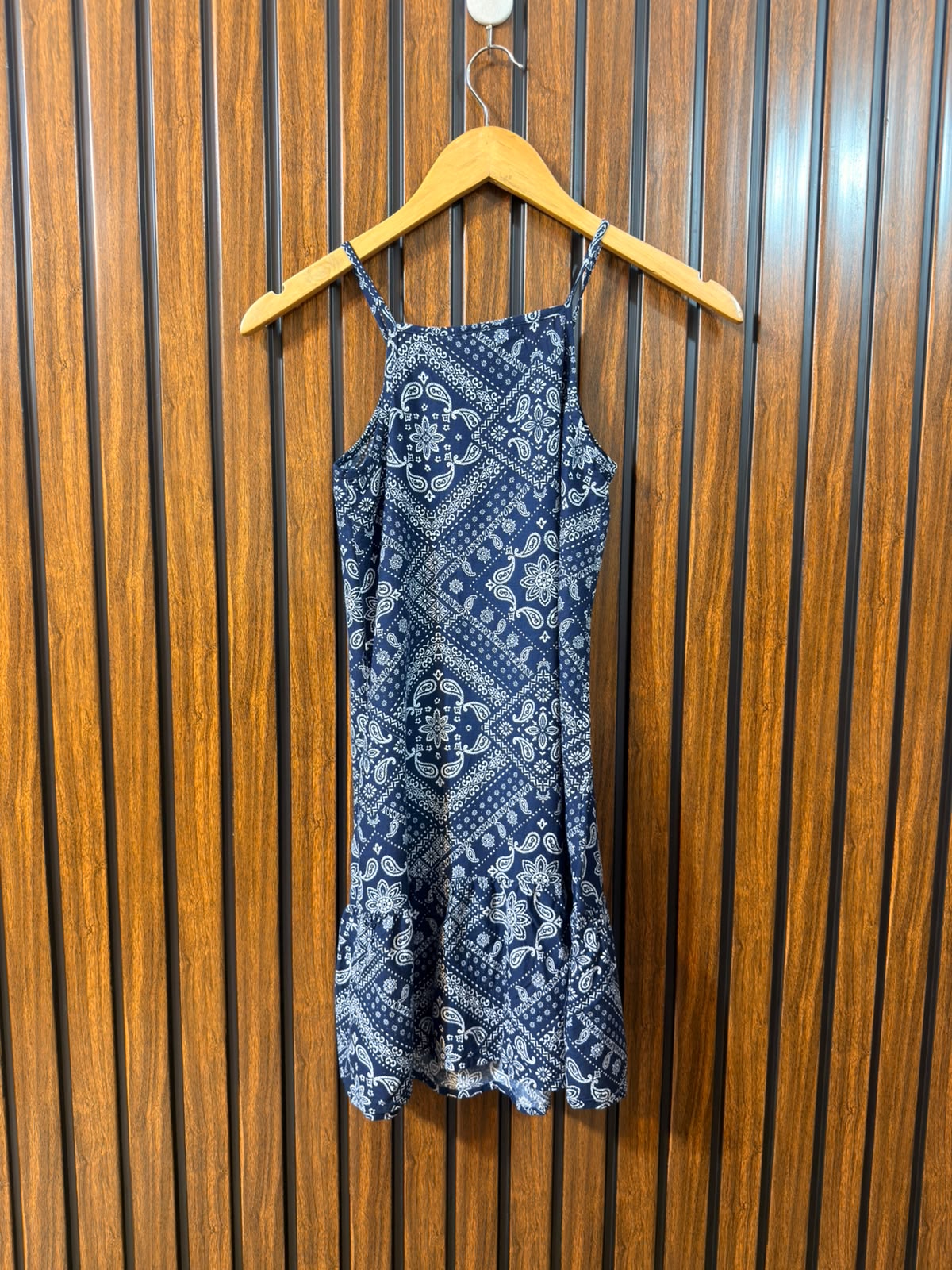 Chest 15  Lenght 30  Fabric Linen Branded Summer Sleeveless Top