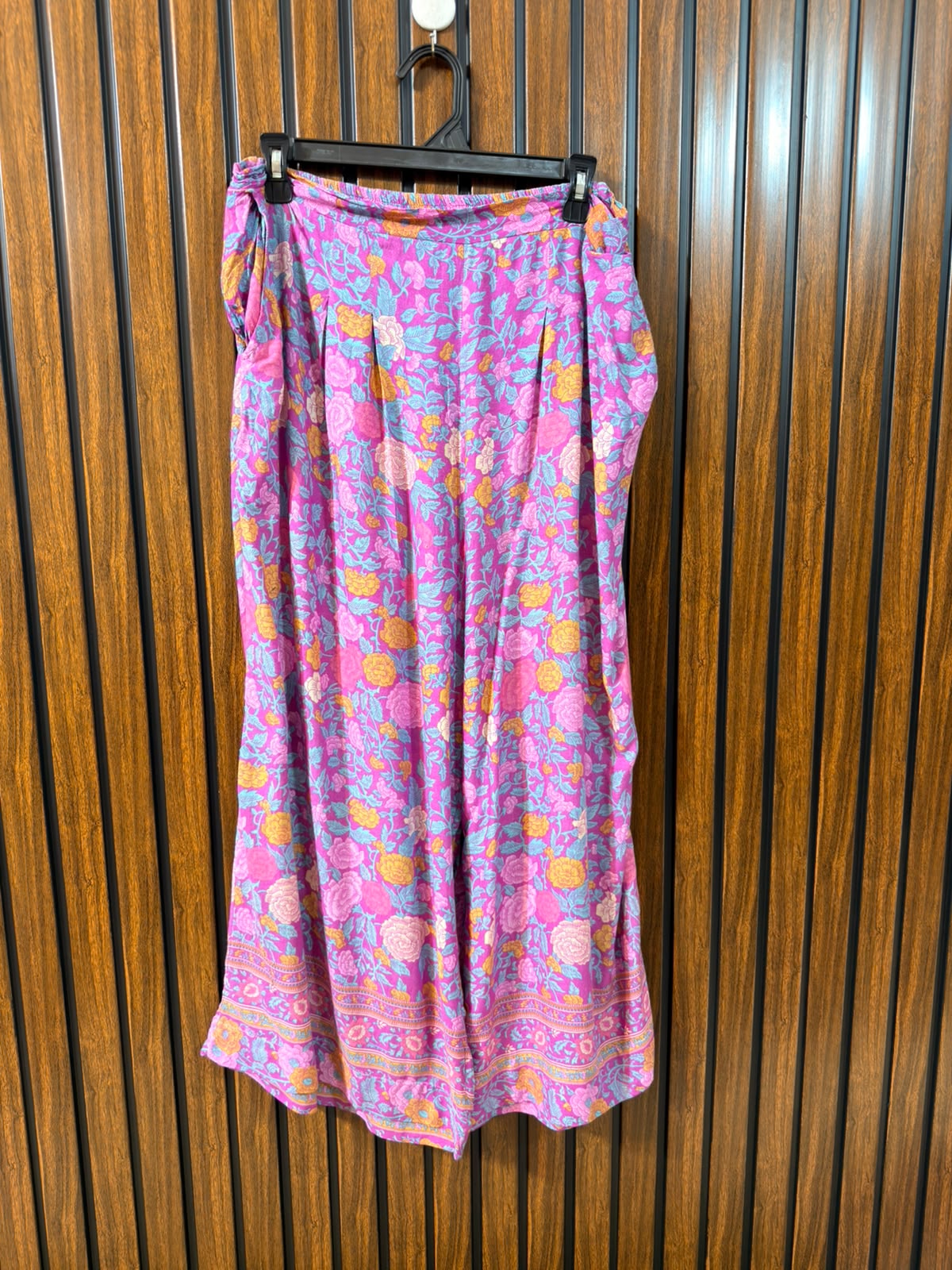 Waist 36  Length 37  Fabric linen Women’s Casual Collection Trouser