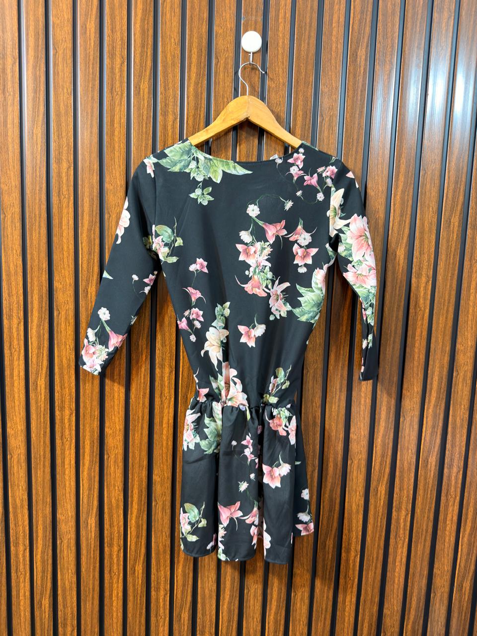 Chest 17  Length 32  Fabric Silk Western Womens Long Top Collection