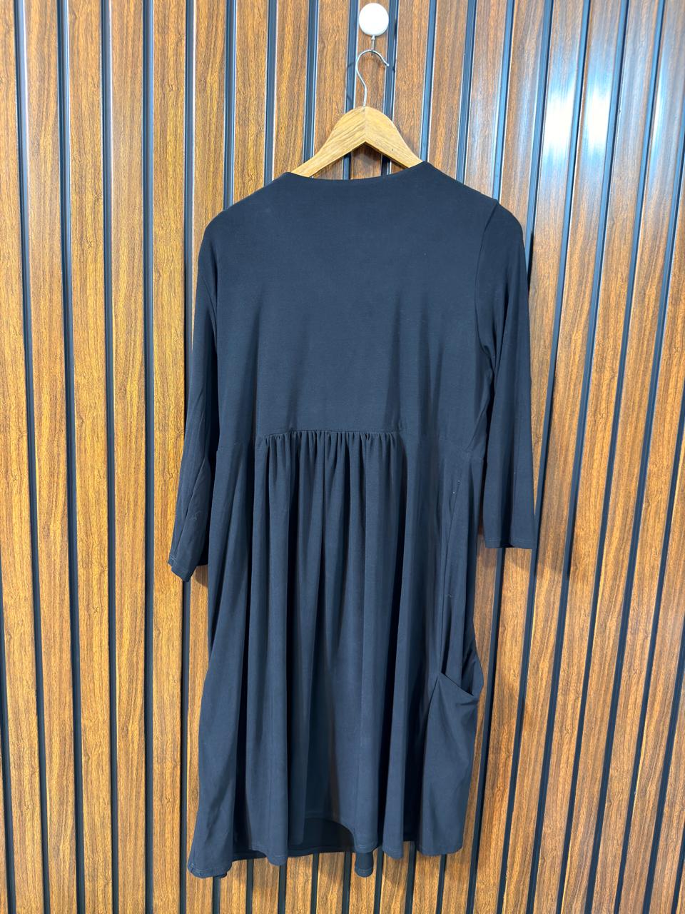 Chest 23  Length 40  Fabric Silk Jersey Branded Western Long Top