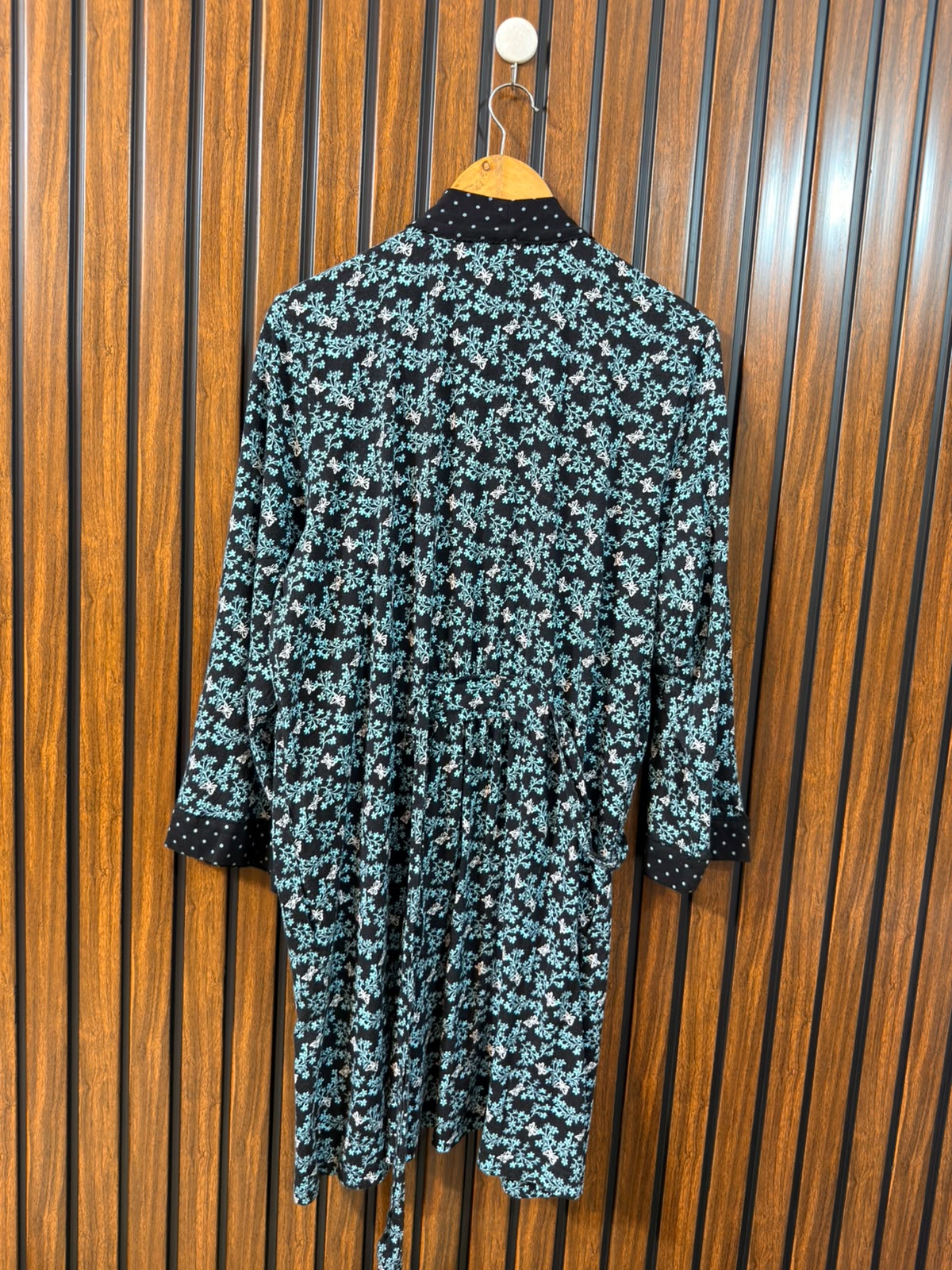 Chest 21  Length 37  Fabric jersey Branded Womens Western Long Top