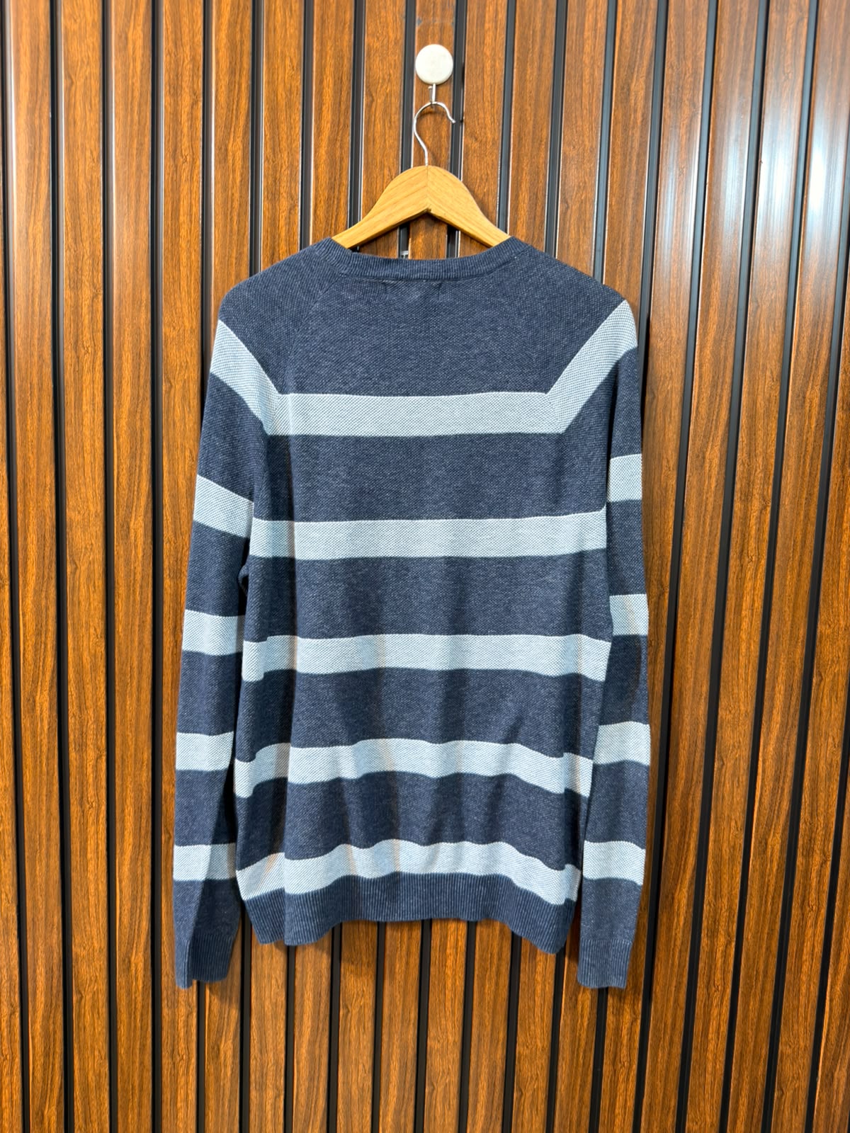 Chest 22  Length 30  Womens Warm Winter Sweater