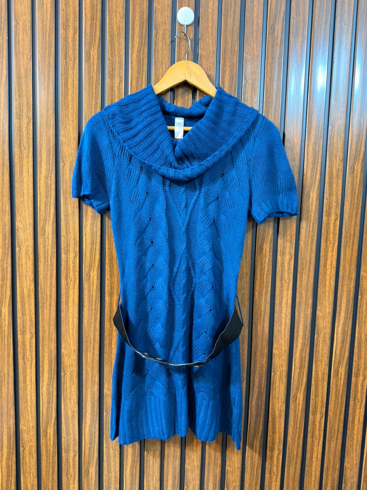 Chest 18  Length 32 Western Womens Sweater