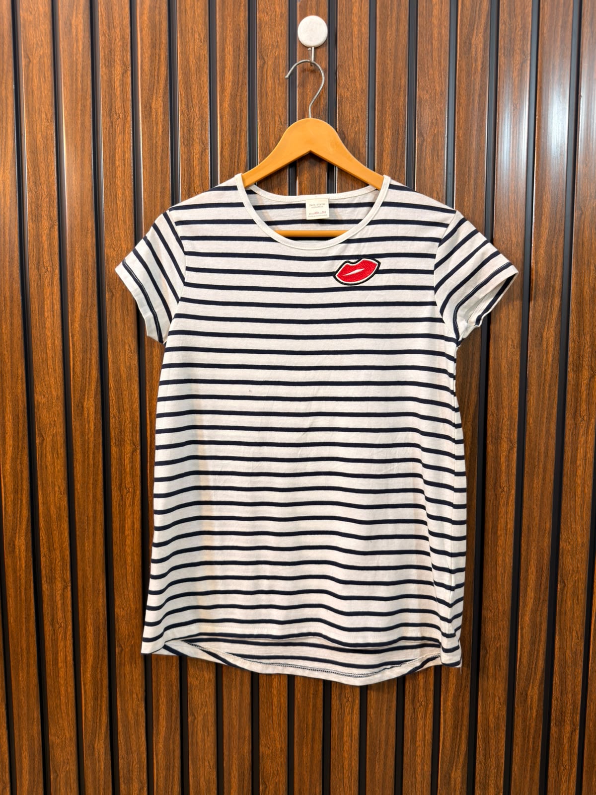 Chest 18  Length 25 to 27 Premium Branded Women T Shirt