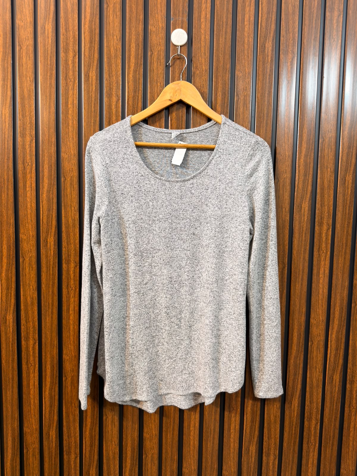 Chest 20  Length 26 to 28 Western Branded Womens Winter Casual Top