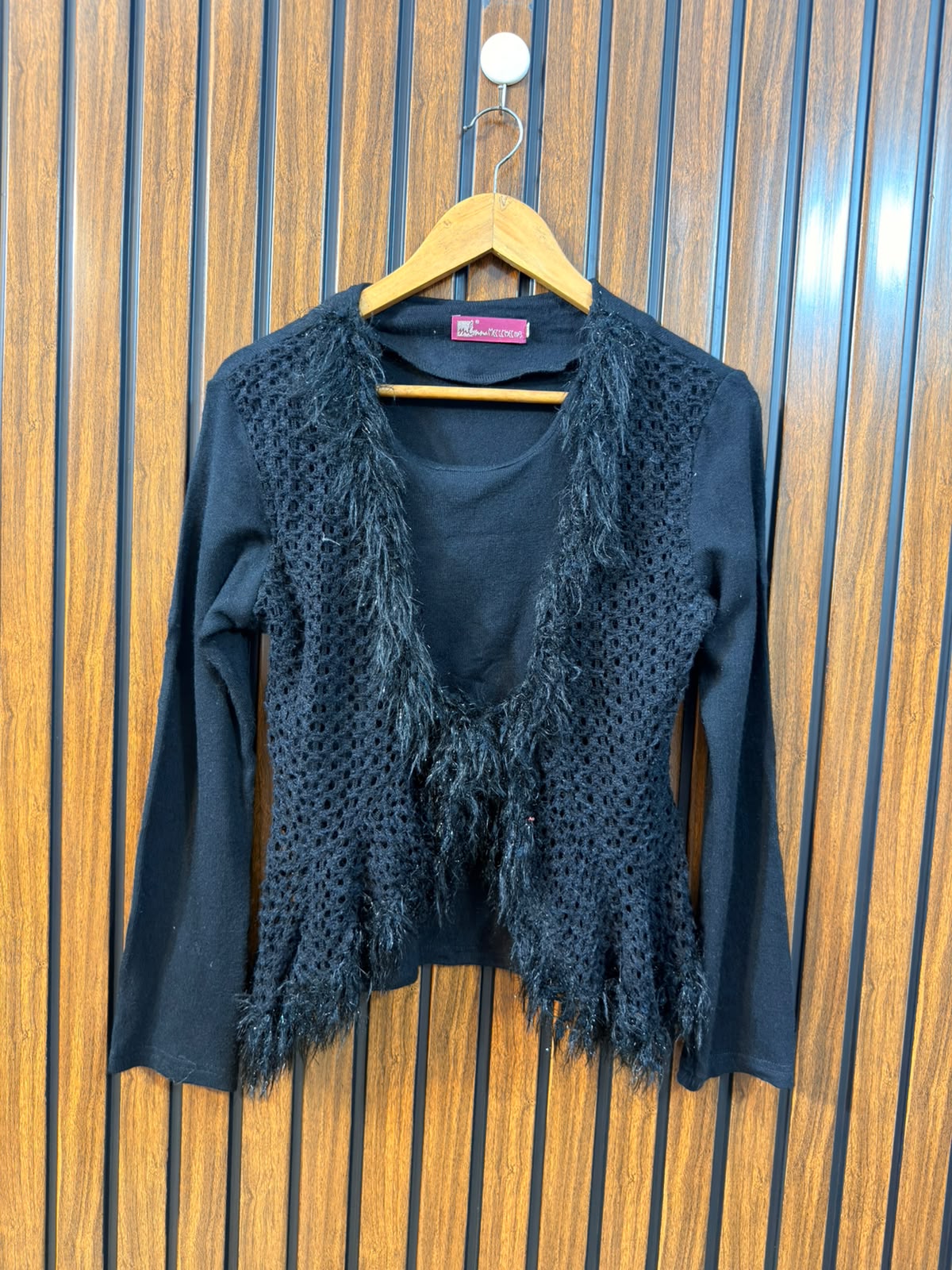 Chest 19  Length 23 Western Branded Womens Comfortable Winter Top