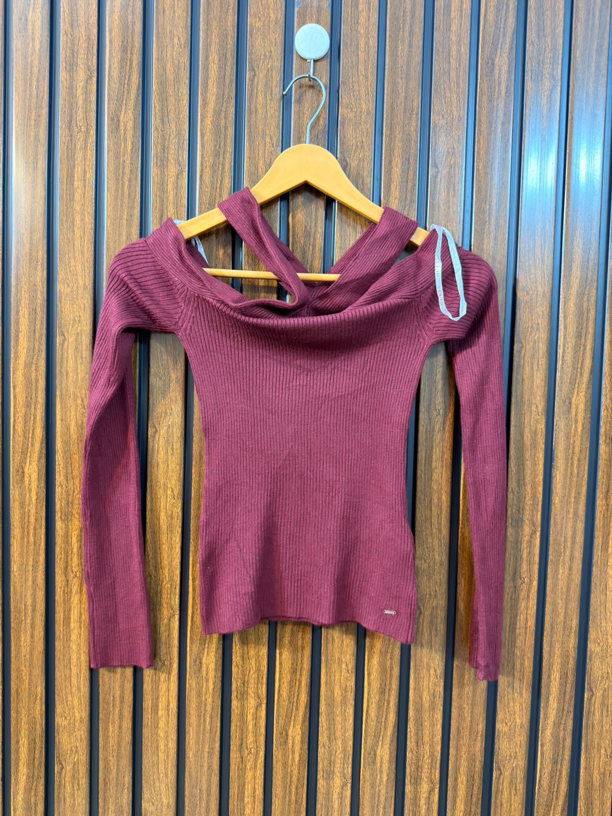 Chest 16  Length 18 Western Branded Womens Warm Top Collection