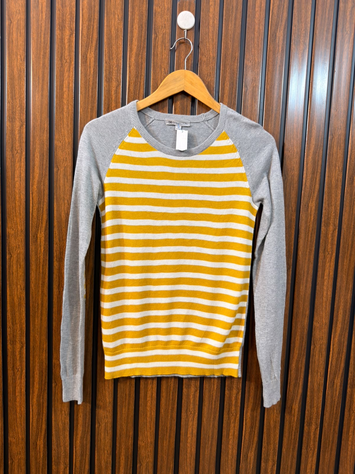 Chest 17  Length 25 Western Branded Womens Premium Top