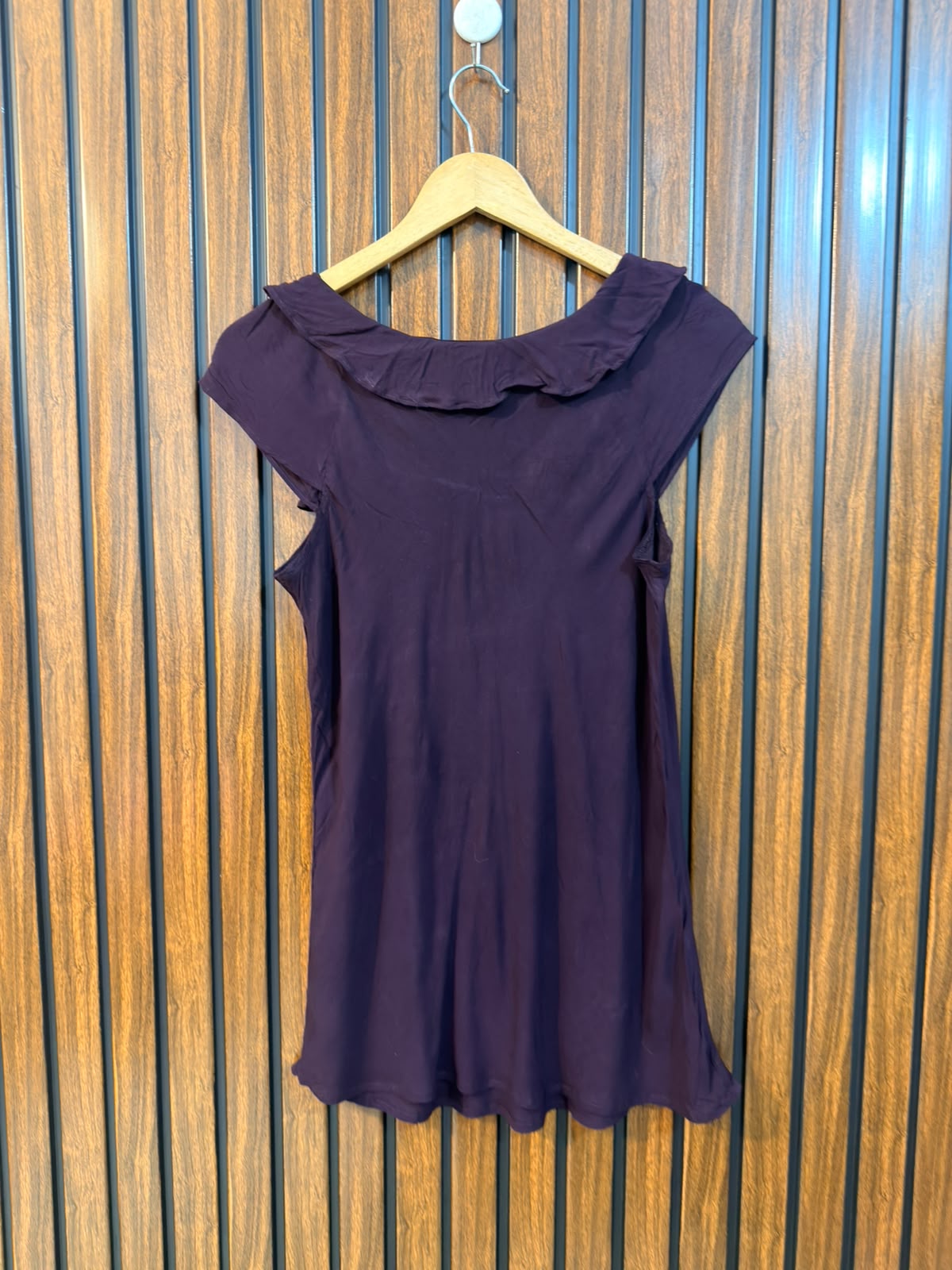Chest 18  Length 28  Fabric linen Womens Branded Ladies Sleeveless Top