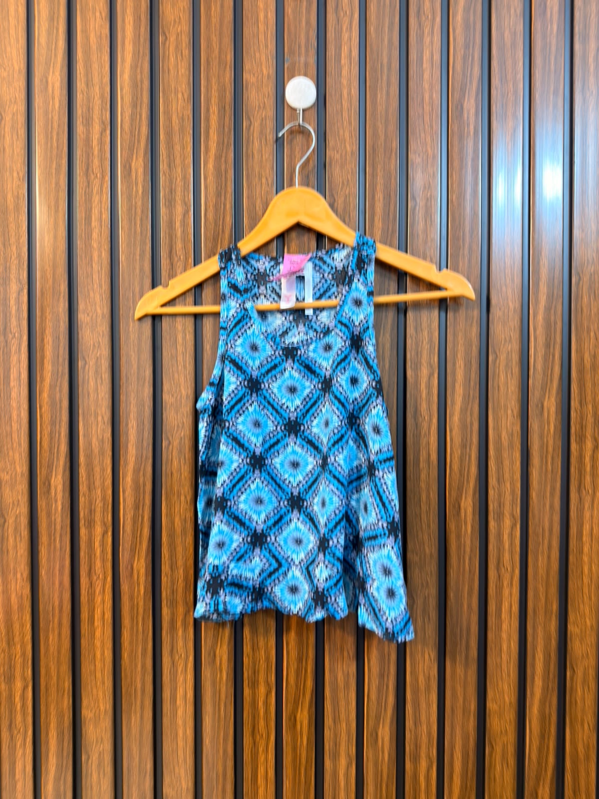 Chest 15  Length 16  Fabric linen Branded Western Sleeveless Top