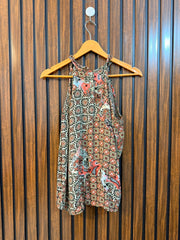 Chest 20  Length 24  fabric Rayon Branded Womens Western Sleeveless Top
