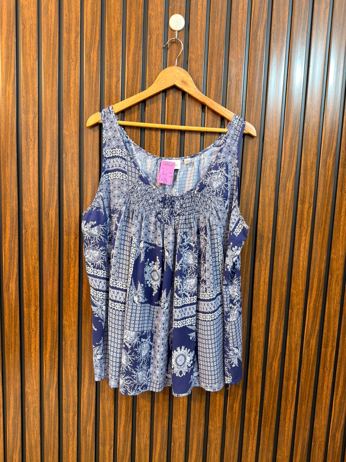 Chest 24  Lenght 28  Fabric Linen Western Womens Branded Sleeveless Top