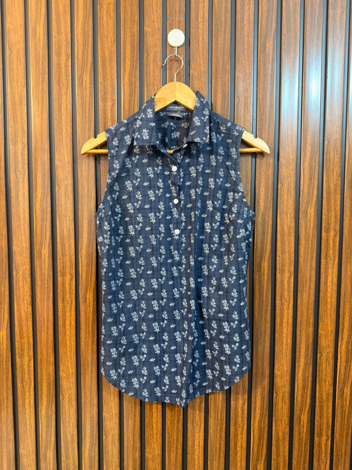 Chest 17  Length 24 fabric Cotton Western Branded Ladies Sleeveless Top