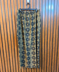 Waist 38  Lenght 41  Fabric silk Western Ladies Skirt Collection