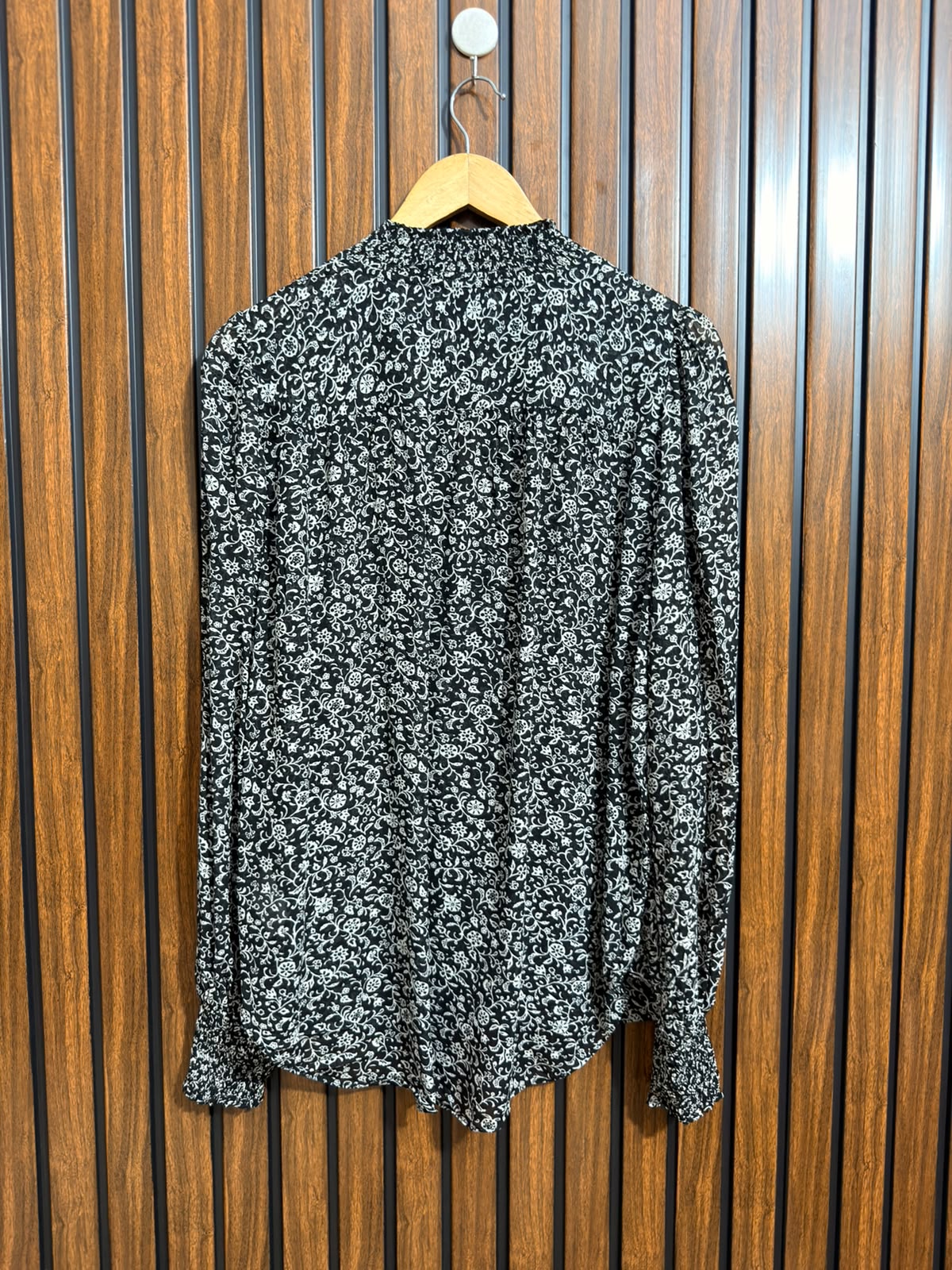 Chest 24  Lenght 27 to 30  Fabric chiffon Womens Full Sleeve Top