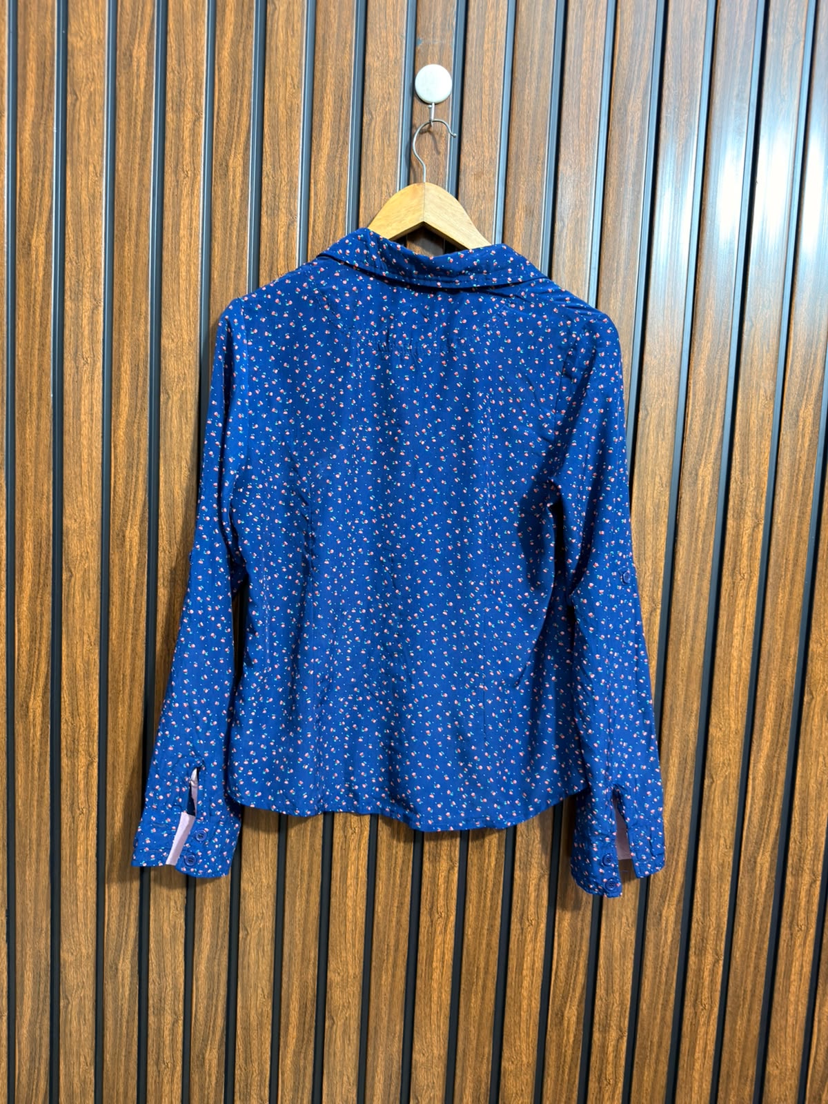 Chest 18  Lenght 23  Fabric Silk Ladies Western Full Sleeve Top