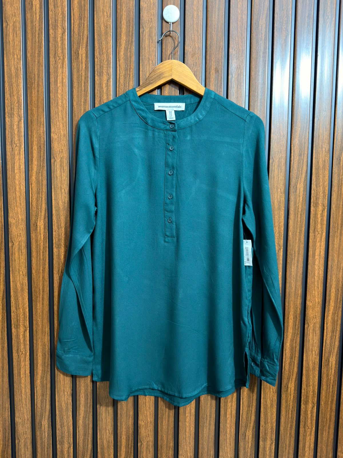 Chest 19  Lenght 29  Fabric linen Branded Womens Full Sleeve Top