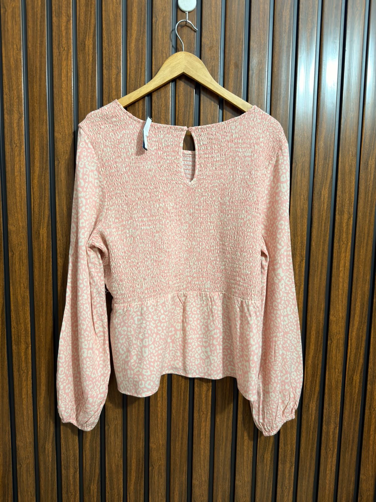 Chest 22  Lenght 24  Fabric linen Western Full Sleeve Womens Top