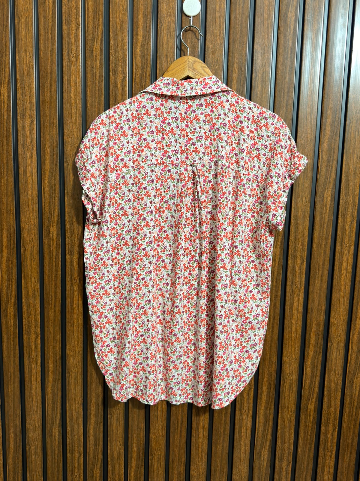 Chest 21  Lenght 26 top 28  Fabric linen Womens Branded Half Sleeve Top