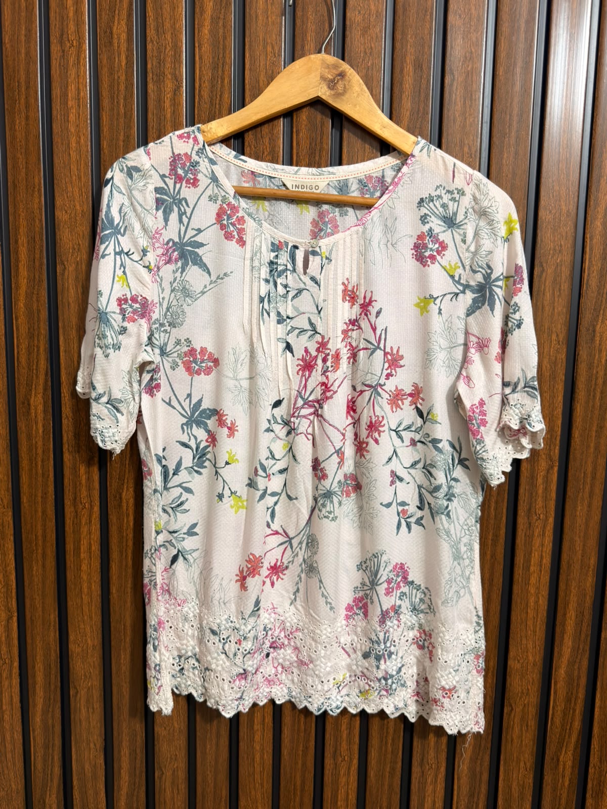 Chest 19  Lenght 25  Fabric Linen Branded Womens Half Sleeve Wear