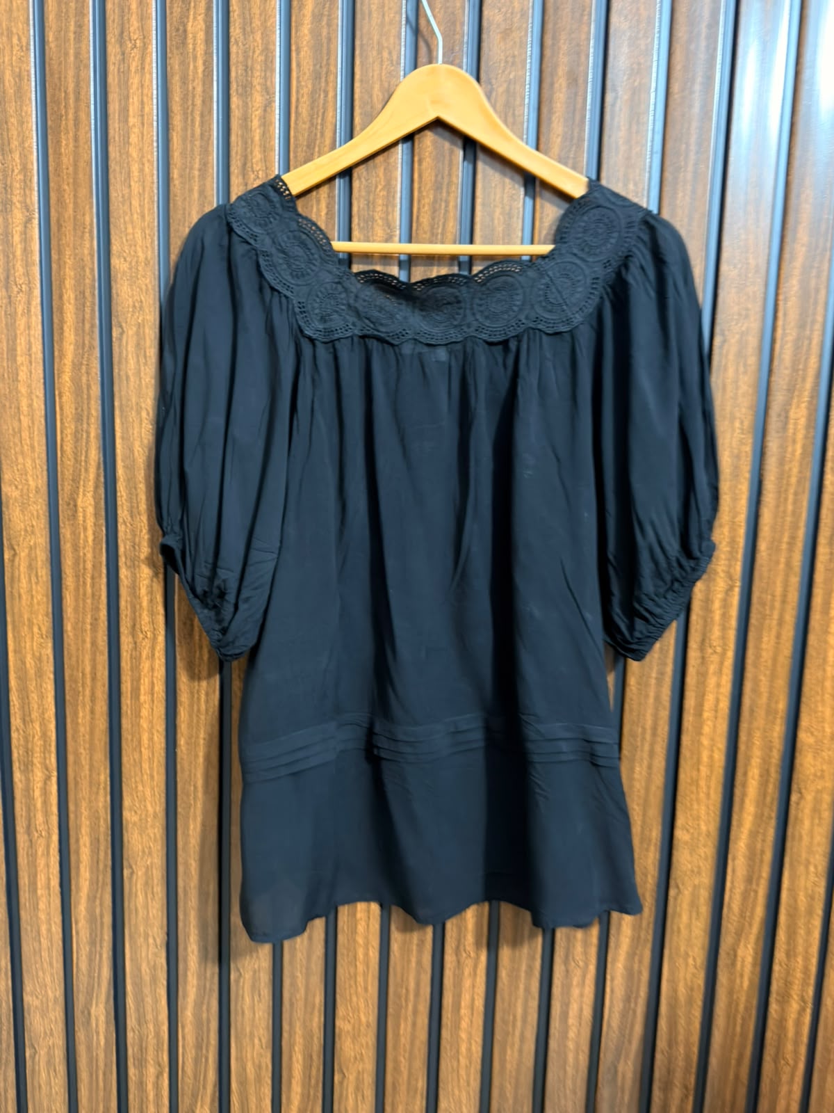 Chest 20  Lenght 24  Fabric linen Western Womens Branded Top
