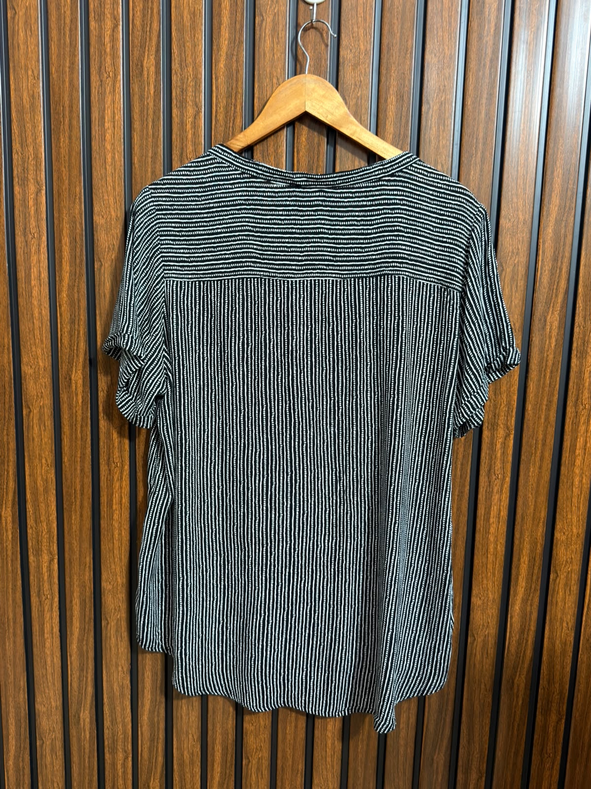 Chest 22  Lenght 28  Fabric linen Womens Western Branded Top