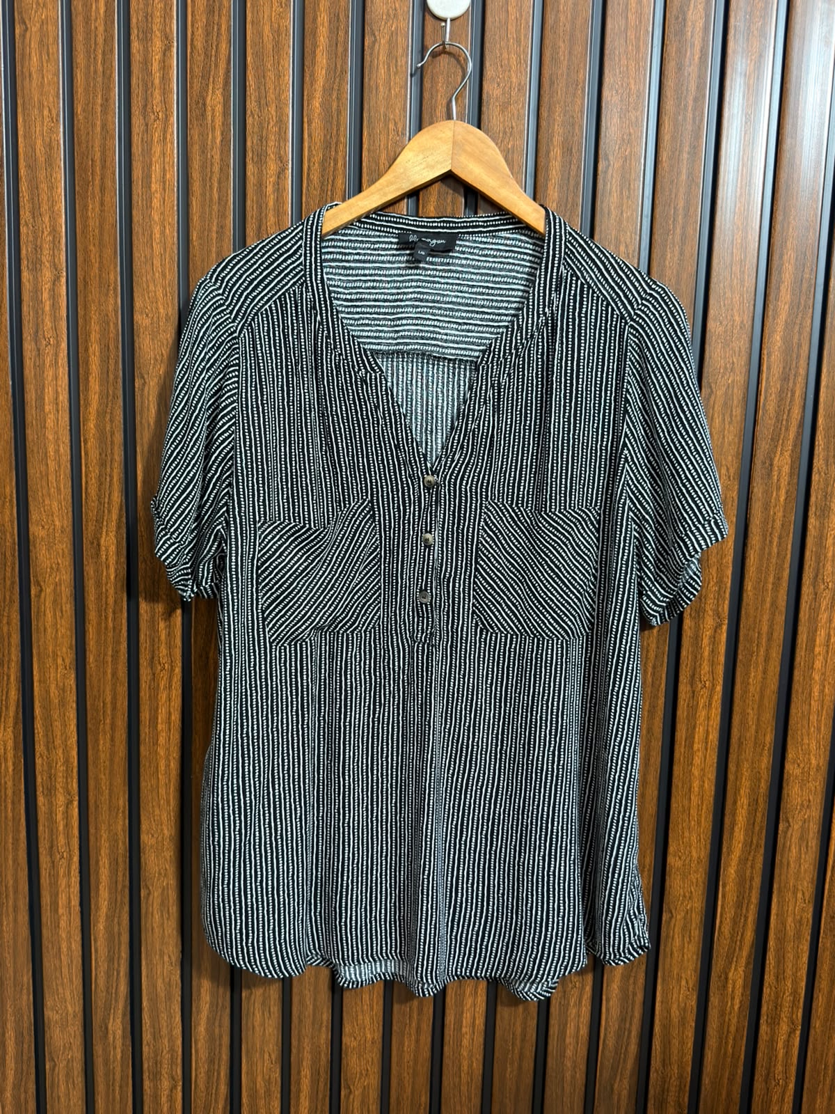 Chest 22  Lenght 28  Fabric linen Womens Western Branded Top