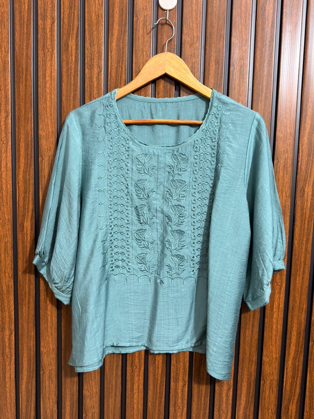 Chest 20  Lenght 23 To 24  Fabric Cotton Silk Branded Womens Half Sleeve Top