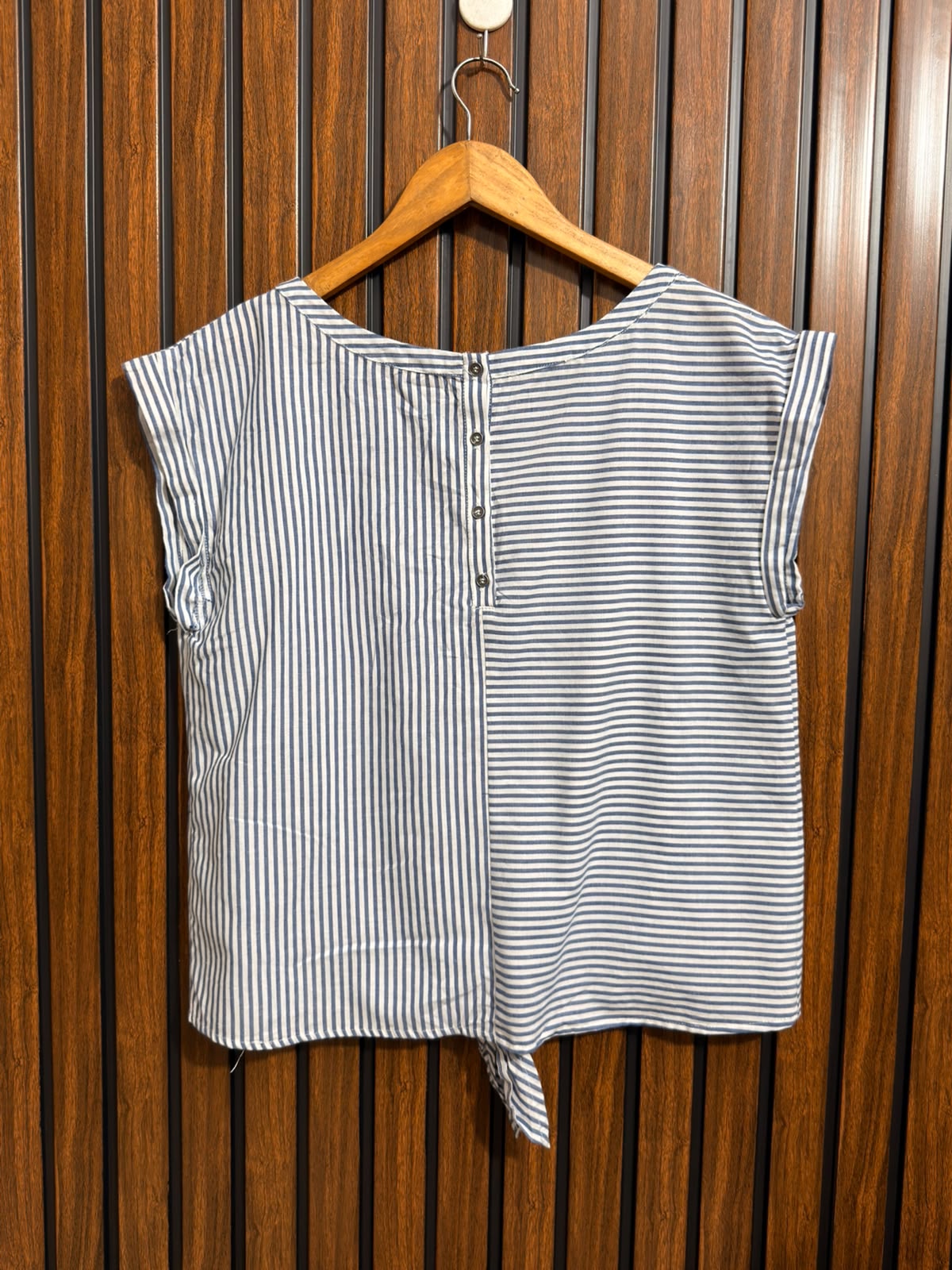 Chest 20  Lenght 22  Fabric Cotton Branded Womens Top