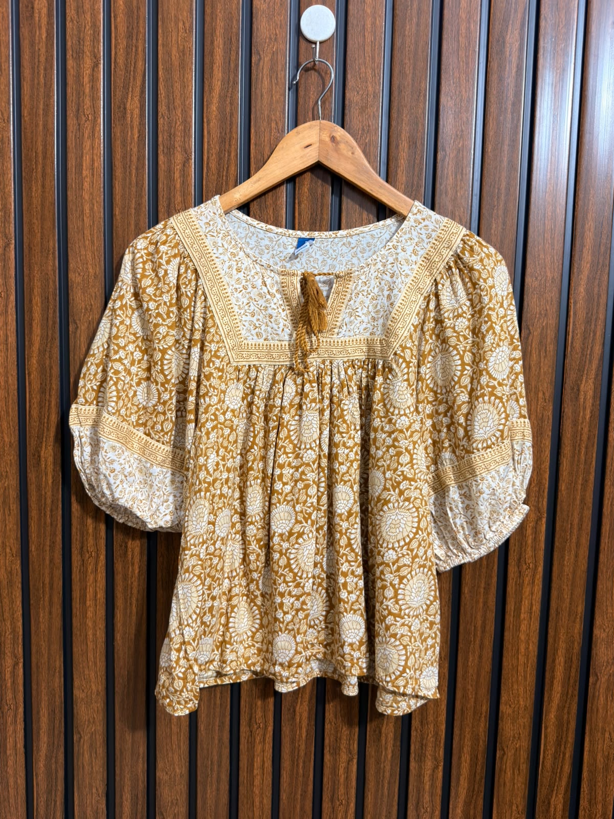 Chest 19  Lenght 22  Fabric linen Branded Western Top