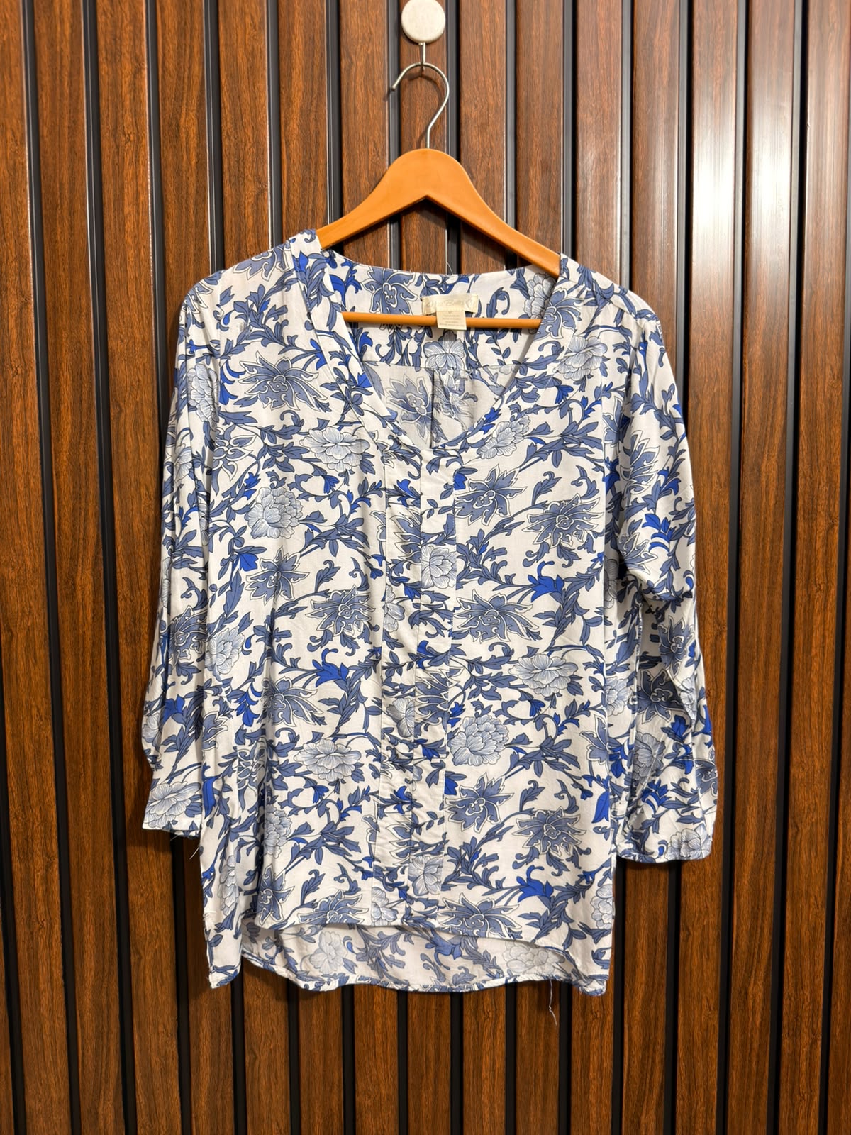 Chest 20  Lenght 25 To 28  Fabric Linen Western Branded Ladies Full Sleeve Top