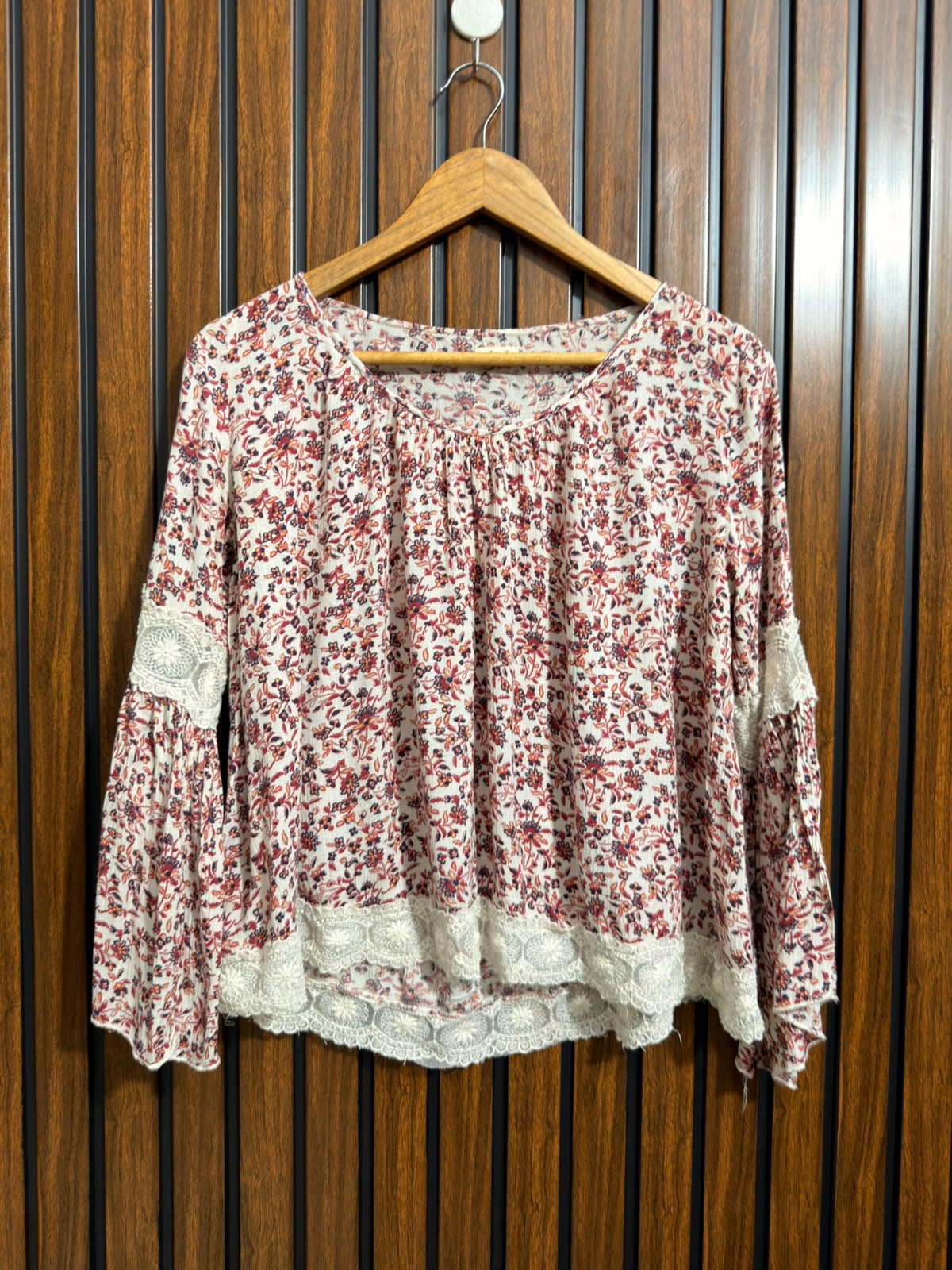 Chest 20  Lenght 19 To 22  Fabric Rayon Branded Western Womens Full Sleeve Top
