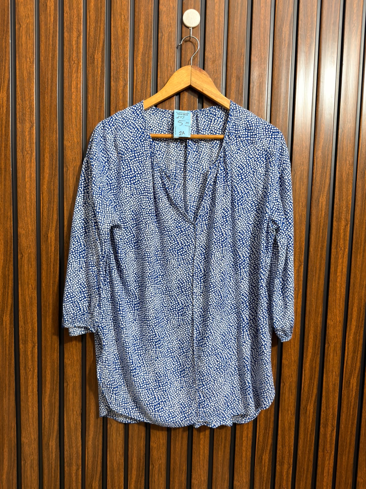 Chest 21  Lenght 28 to 30  Fabric linen Womens Branded Full Sleeve Top