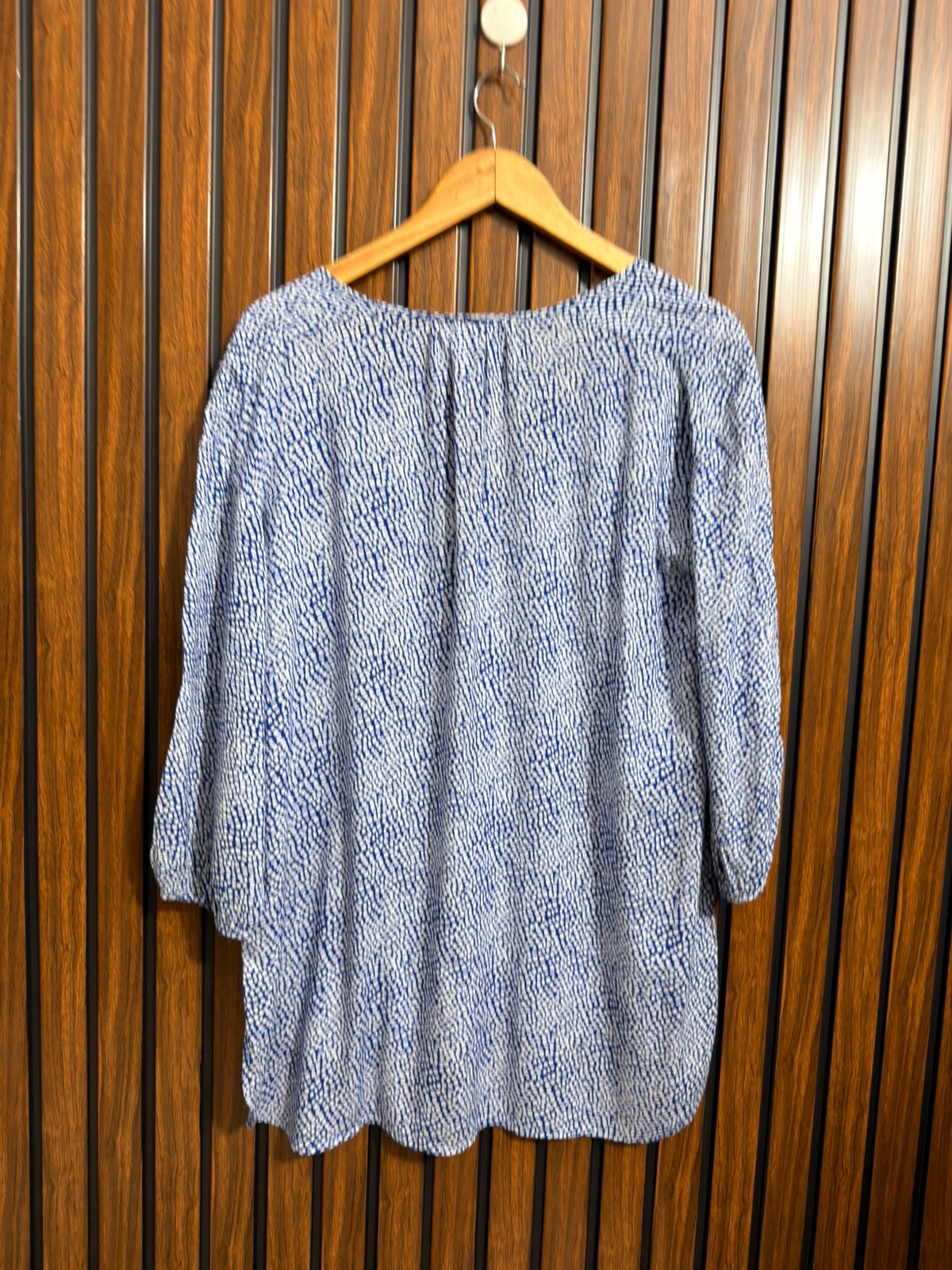 Chest 21  Lenght 28 to 30  Fabric linen Womens Branded Full Sleeve Top