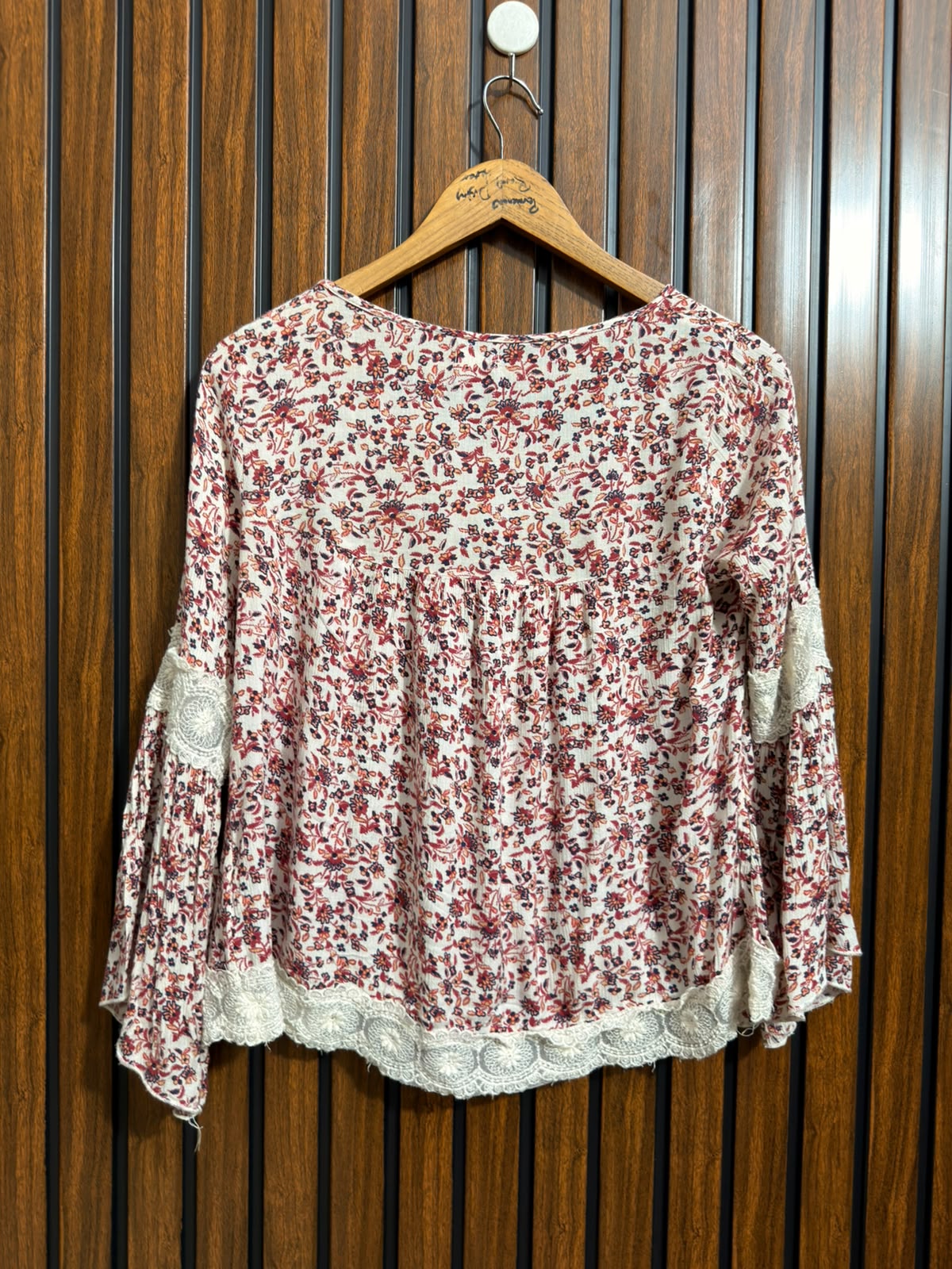 Chest 20  Lenght 19 To 22  Fabric Rayon Branded Western Womens Full Sleeve Top