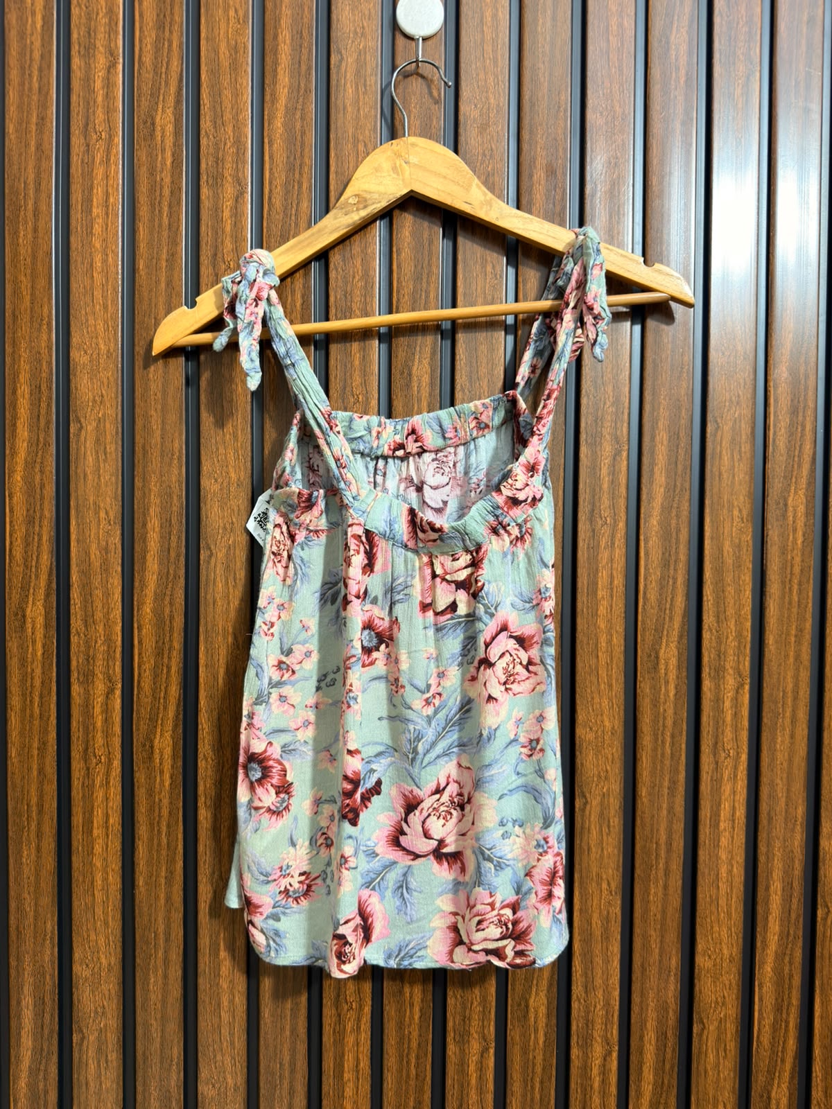 Chest 17  Lenght 22  Fabric linen Western Branded Ladies Sleeveless Top
